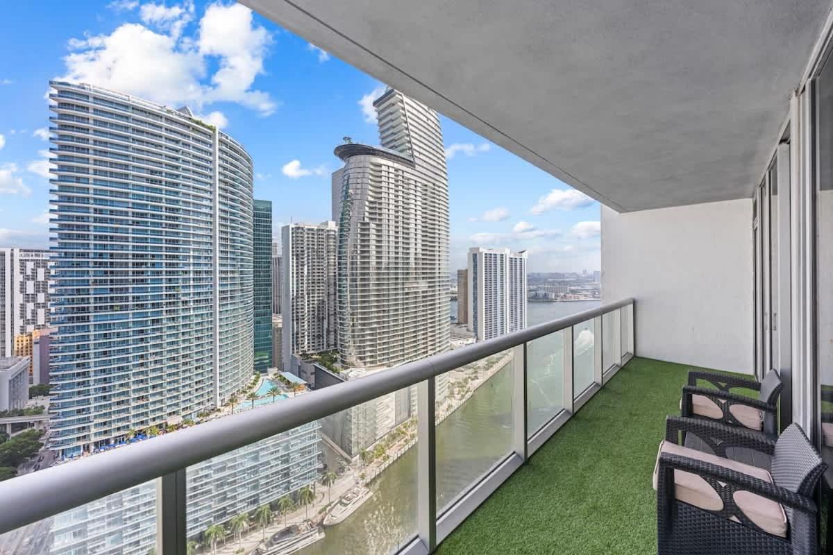 Penthouse Icon W Waterviews Balcony Brickell Miami